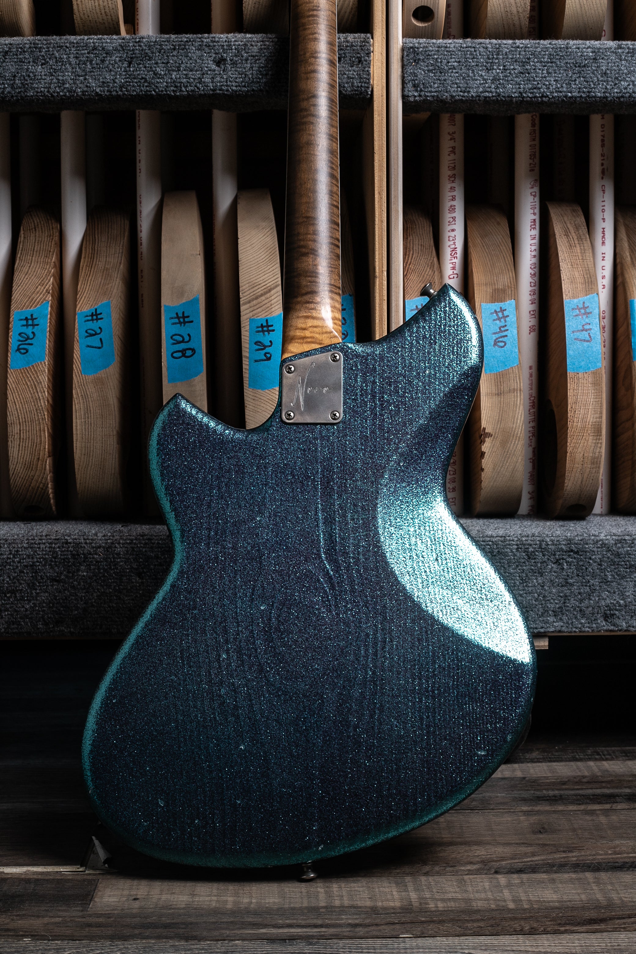 Novo Serus J in Lake Placid Blue Sparkle – Novo Guitars