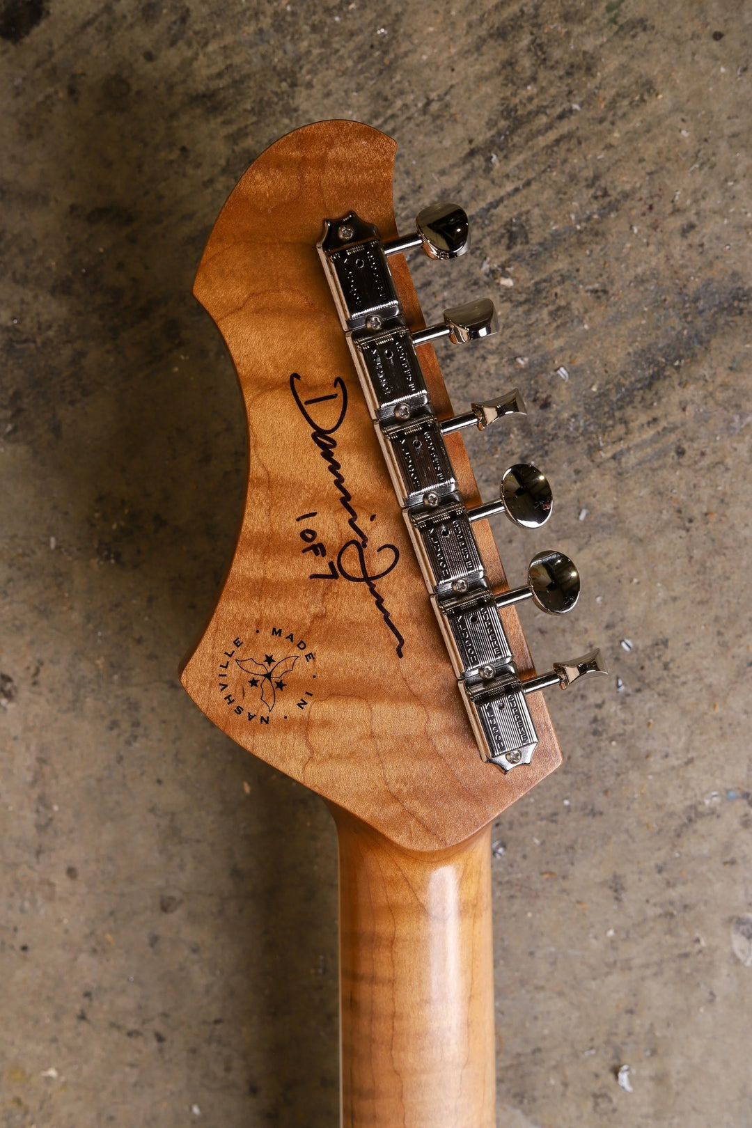 NOVO SIGNATURE MIRIS JG - Dakota Red (1 of 7)