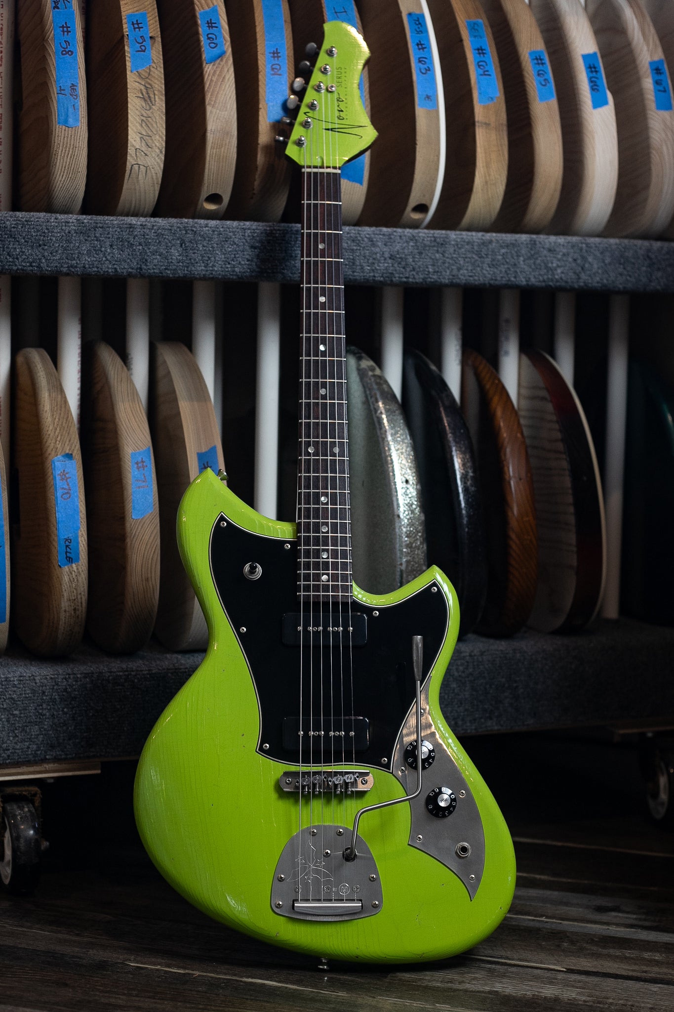 SERUS J – Novo Guitars