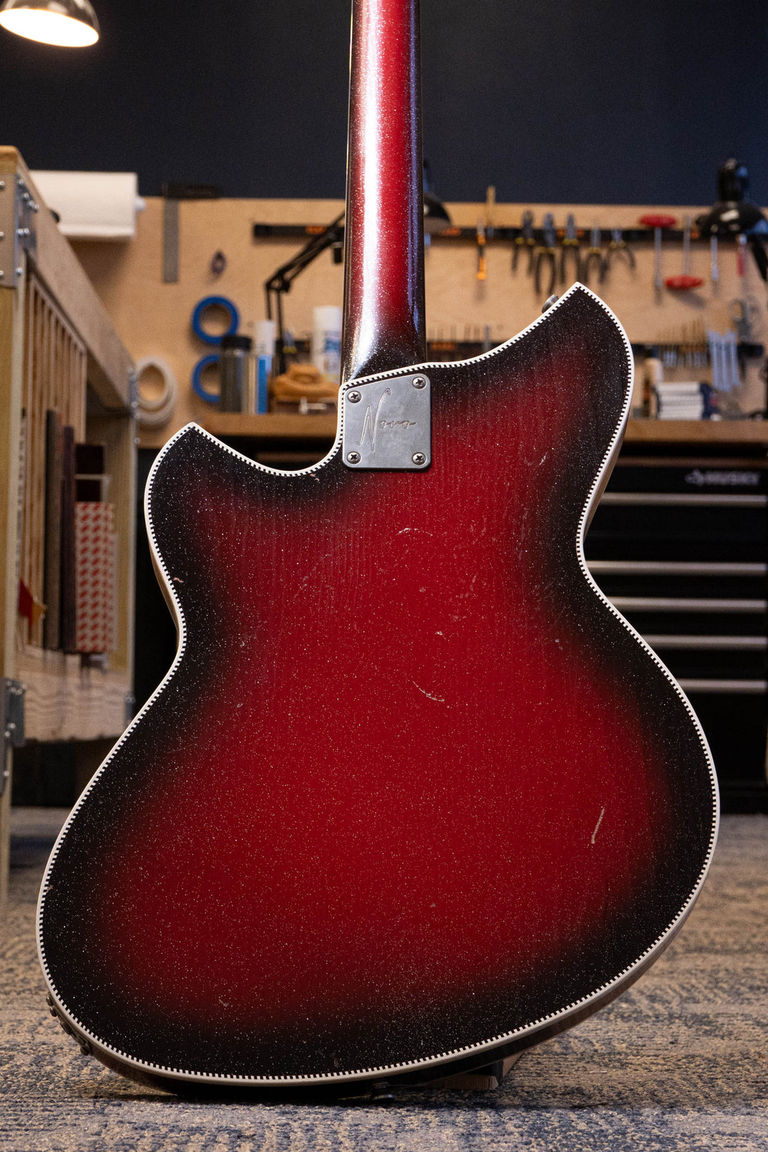 MIRIS J - Silvertone Burst | Signature (4 of 4)
