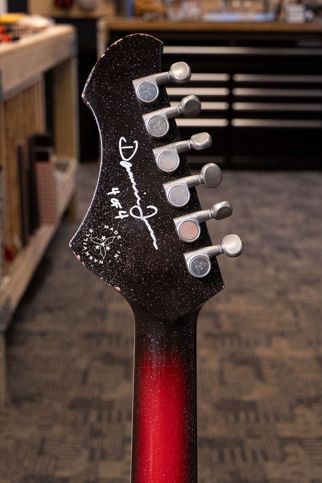 MIRIS J - Silvertone Burst | Signature (4 of 4)
