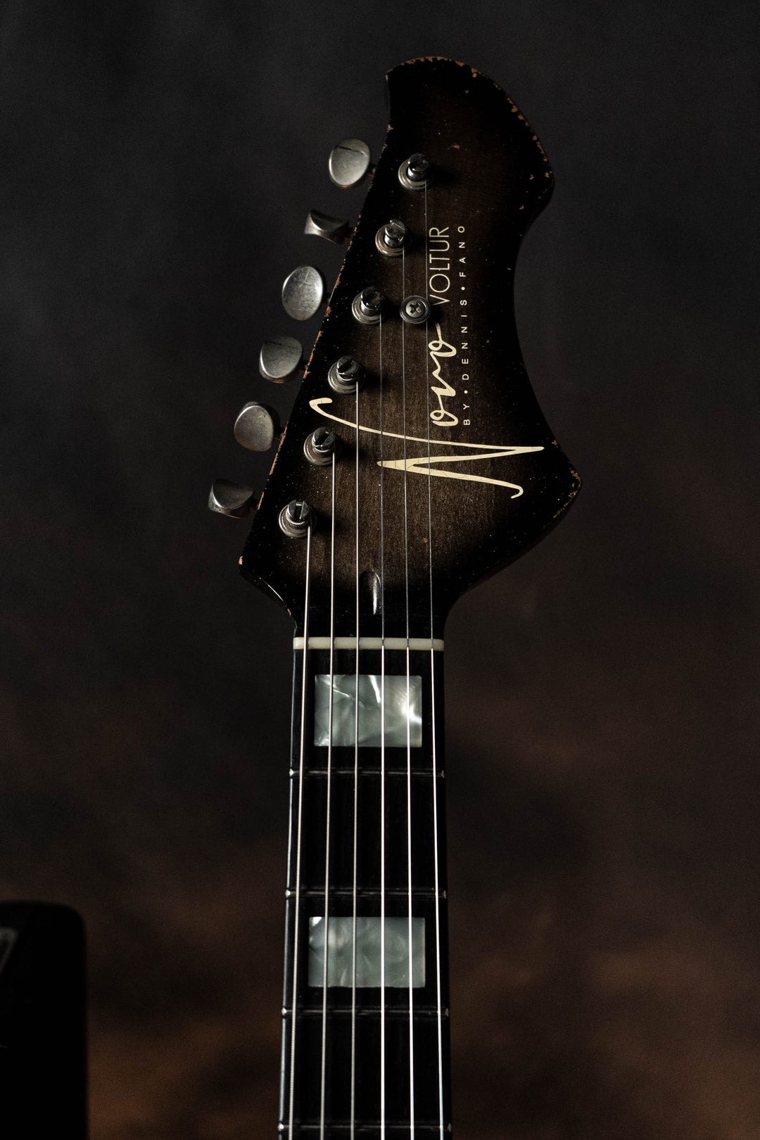 Signature Voltur - Trans Inca Silvertone Burst (1 of 2)