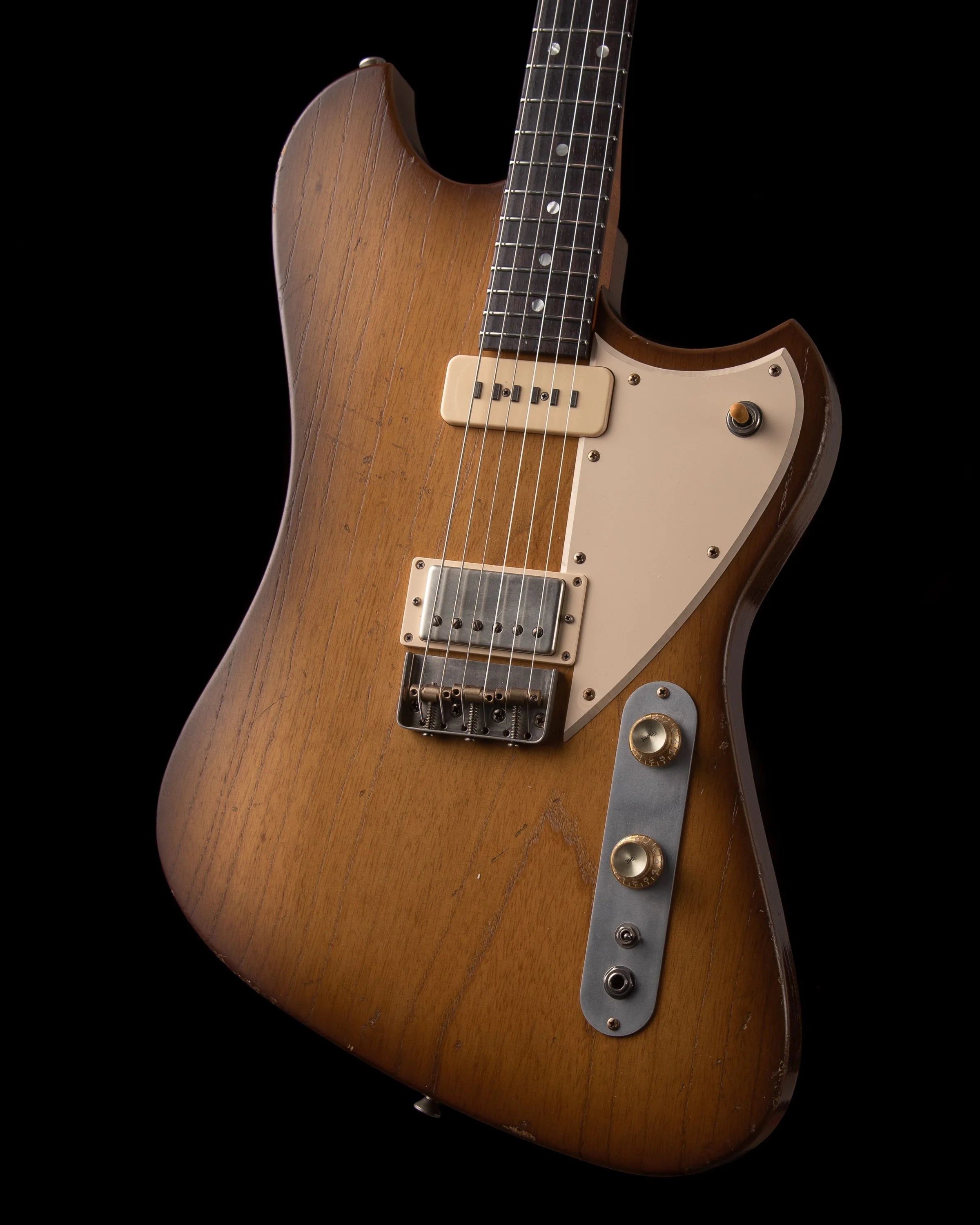 Signature VOLTUR - Dirty Lemon Burst – Novo Guitars