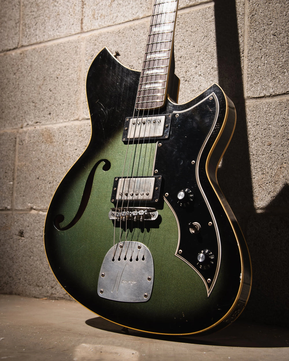 NOVO SIGNATURE MIRIS H2 - Aged Pelham Burst