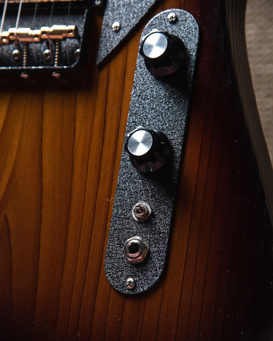 NOVO SIGNATURE VOLTUR - Tobacco Burst