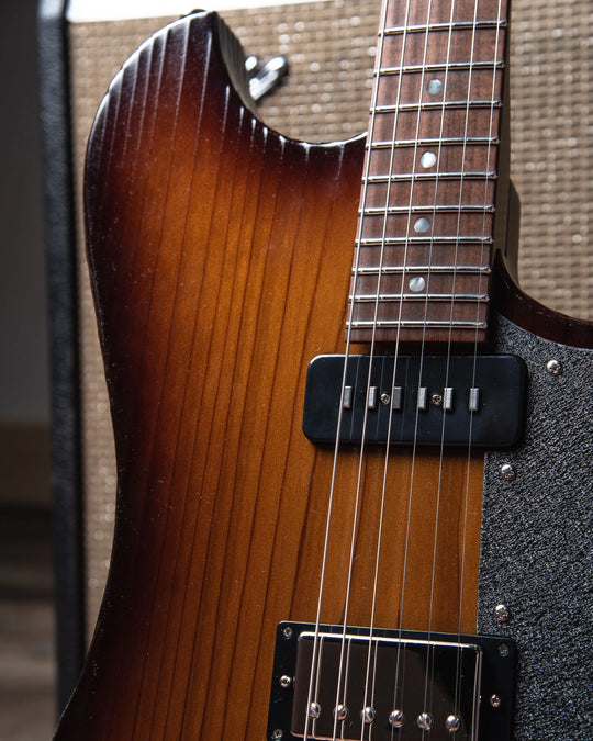 NOVO SIGNATURE VOLTUR - Tobacco Burst